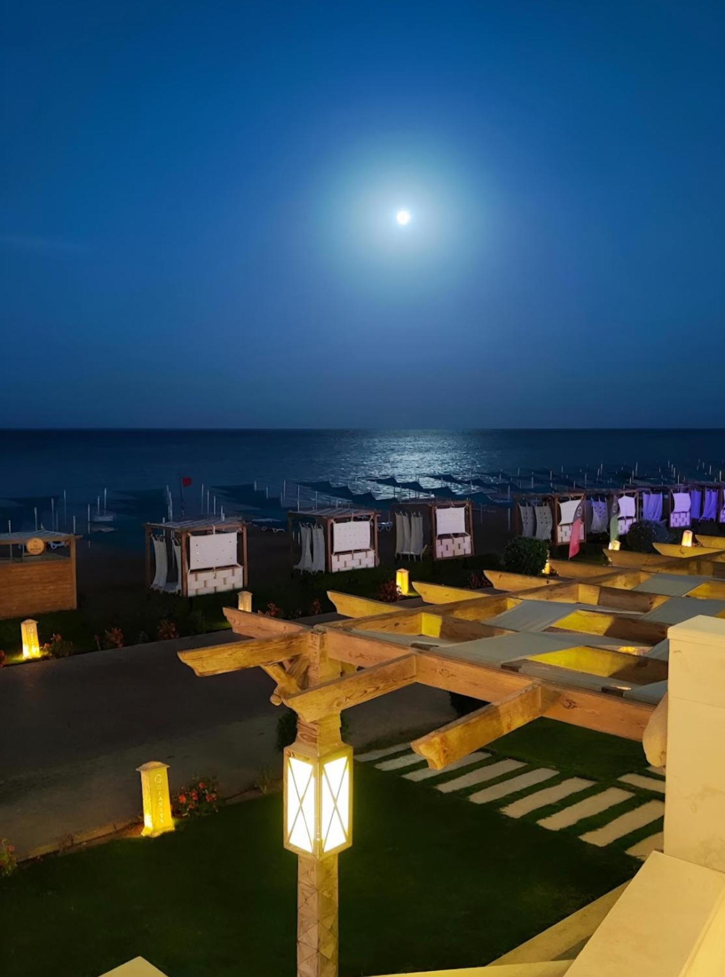 Luxury Beachfront Studio- Foreign Nationals Only フルガダ エクステリア 写真